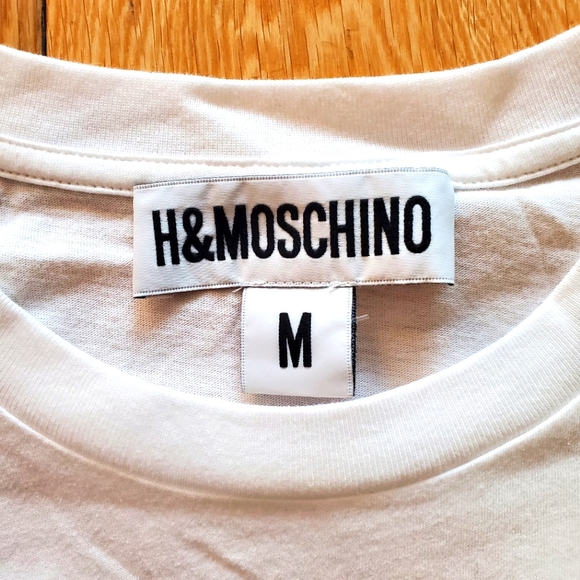 H&M x Moschino t-shirt, unworn. - Picture 3 of 3